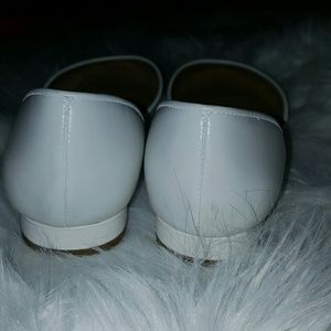 Talbots Shoes - ⭕Talbot's White flats Talbots Shoes - ⭕Talbot's White flats